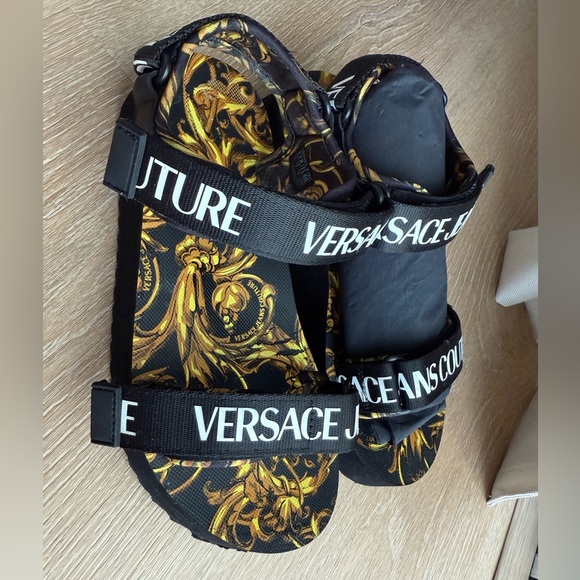 Versace Jeans Couture baroque prints strap sandals Black and Gold. - Picture 2 of 5